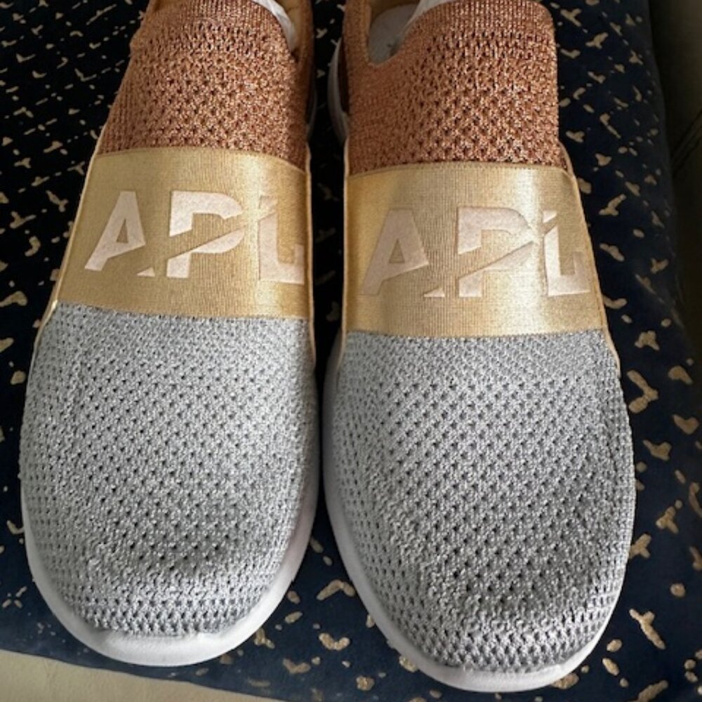 APL TechLoom Bliss Running Shoes Rose Gold / Champagne / Metallic Silver Size 8